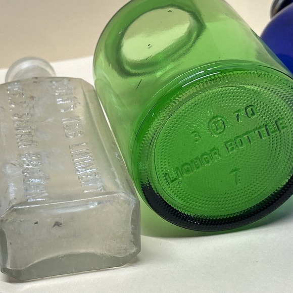 3 Vintage Bottles Antique Pharmacy / Medicine Bottles Cobalt Blue, Liquor Bottle - Picture 14 of 14